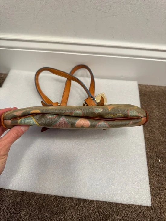 Dooney & Bourke Y2K graffiti heart mini bag handbag with charm - Picture 7 of 12